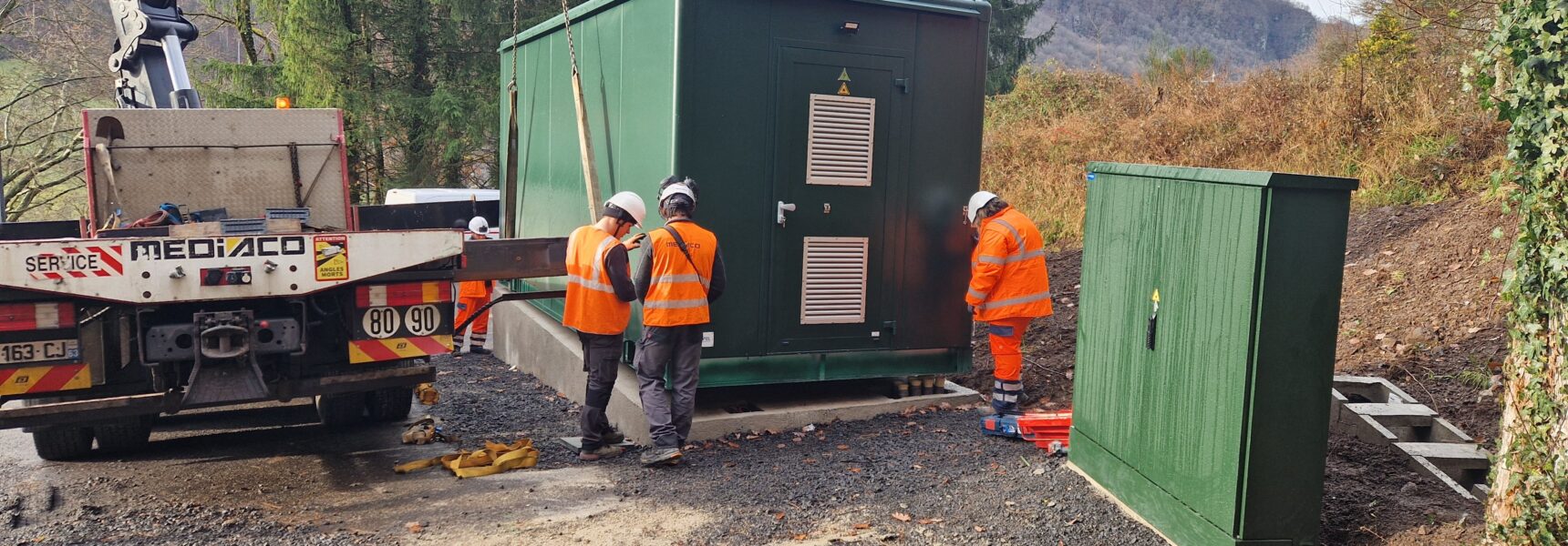Fibre optique Cantal : livraison noeud de raccordement optique de la Vallée du Mars à Saint-Vincent-de-Salers
