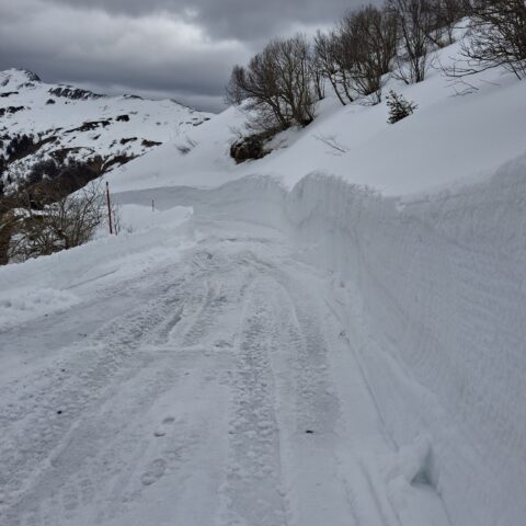 Opérations de déneigement pour l'ouverture du Pas de Peyrol 2026